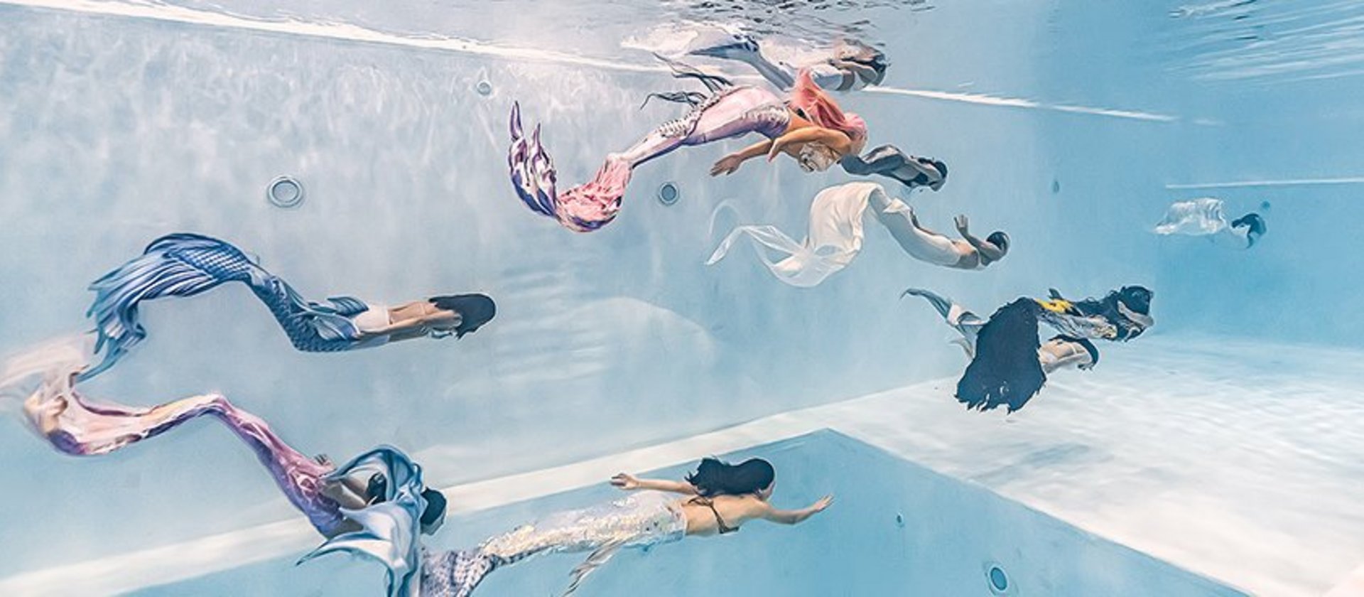 Mermaids im Pool