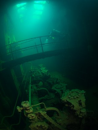 Maschinenraum in mystischem Licht