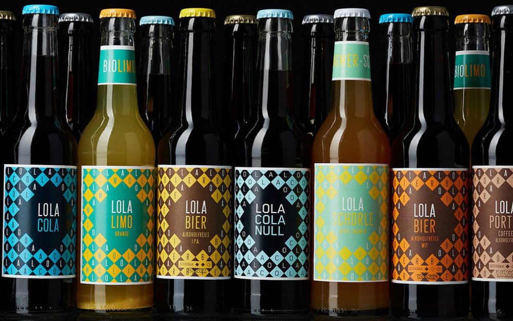 Lola Cola Getränke Flaschen